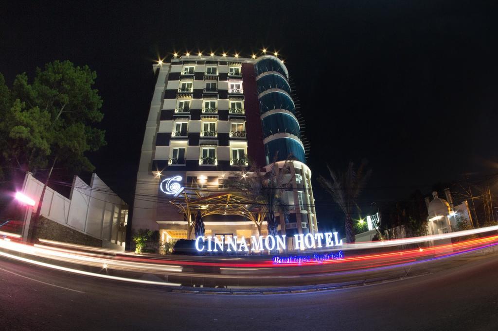 Cinnamon Hotel Boutique Syariah Tutugan Exterior foto