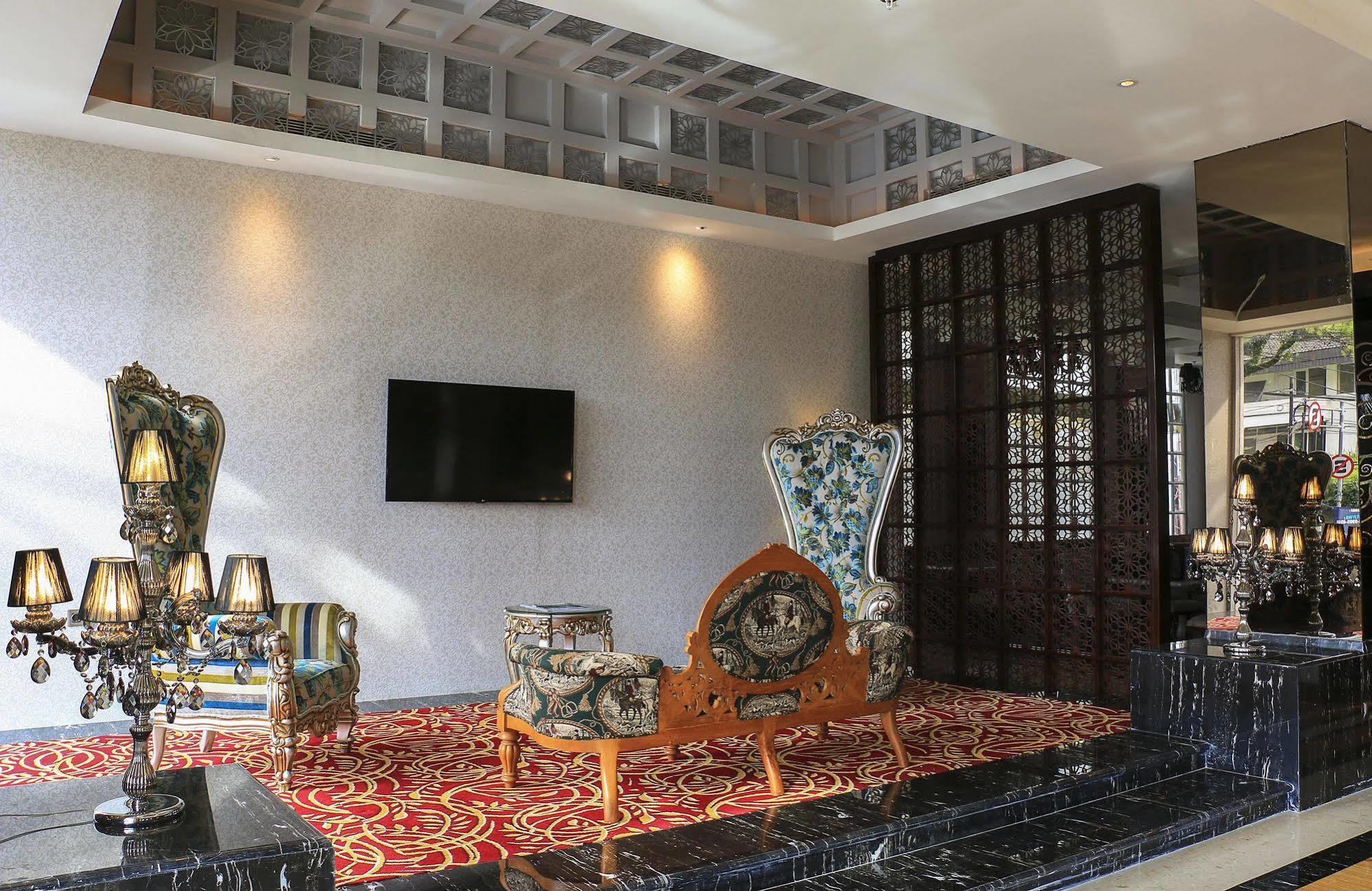 Cinnamon Hotel Boutique Syariah Tutugan Exterior foto