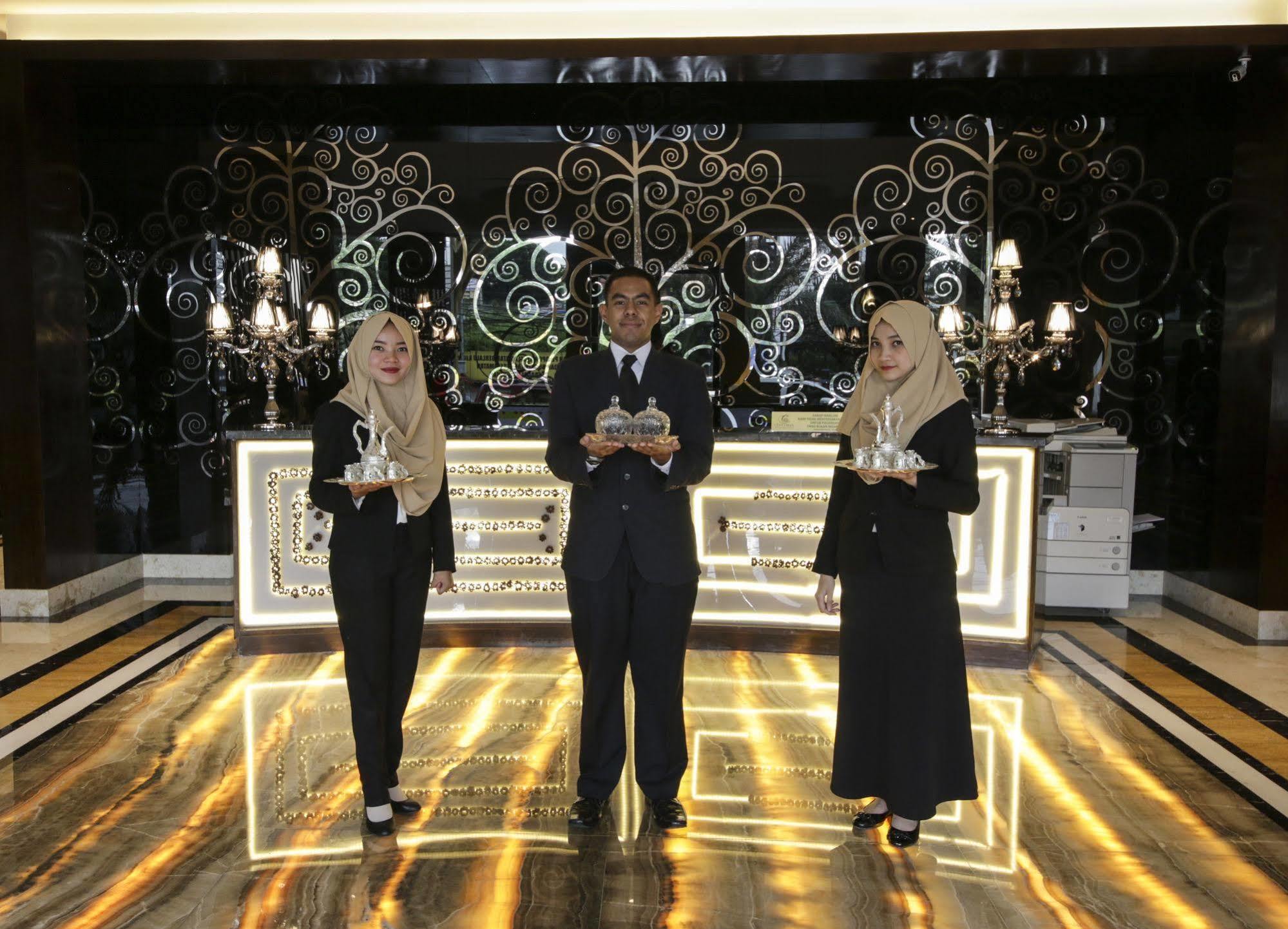 Cinnamon Hotel Boutique Syariah Tutugan Exterior foto