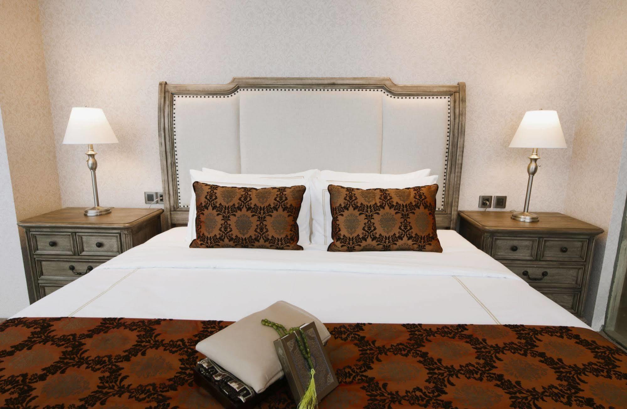 Cinnamon Hotel Boutique Syariah Tutugan Exterior foto