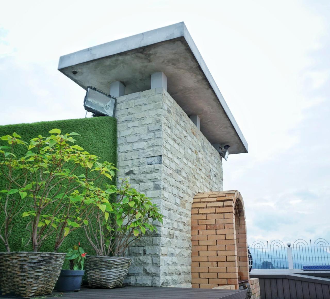 Cinnamon Hotel Boutique Syariah Tutugan Exterior foto