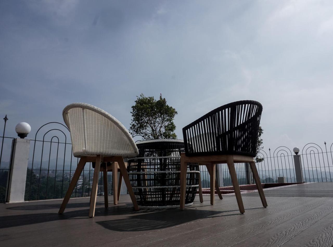 Cinnamon Hotel Boutique Syariah Tutugan Exterior foto